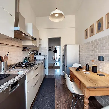 Di Charme Dal Design Prestigioso Konukevi *